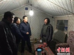 青海杂多6.2级地震：房屋裂缝严重 民众帐篷过夜 - 中国西藏网