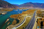 【“飞阅”中国】航拍西藏拉林公路 “颜值”担当这样美 - 中国西藏网