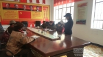 学校驻普兰县贡珠村工作队参加村党支部学习两会精神活动 - 西藏民族学院