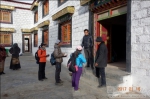 西藏传统村落调查小组赴吞达村进行传统村落实地考察 - 西藏民族学院