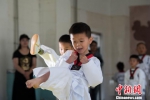 拉萨百余名青少年参加跆拳道晋级考试 - 新华网西藏