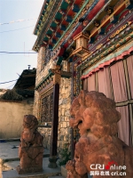 在独克宗古城探寻藏式老房子 - 中国西藏网