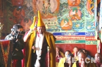 班禅额尔德尼·确吉杰布为扎什伦布寺藏经阁加持开光 - 中国西藏网