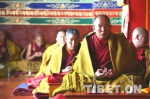 班禅额尔德尼·确吉杰布为扎什伦布寺藏经阁加持开光 - 中国西藏网