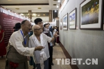 “喜迎党的十九大——第十届西藏珠穆朗玛摄影展”在北京民族文化宫开幕 - 中国西藏网