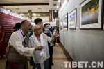 喜迎党的十九大 西藏珠穆朗玛摄影展在京开展 - 中国西藏网