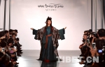 藏族时装展露国际范 阿佳娜姆、降央卓玛现身中国国际时装周 - 中国西藏网
