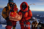 十二次登顶珠峰 他用镜头纪录世界第三极生命的力量 - 中国西藏网