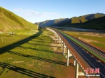 青海花久高速公路通车 平均海拔4000米 - 中国西藏网