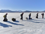 为何《冰湖上的转场》组图能夺“西藏风情”摄影大赛最高奖？ - 中国西藏网