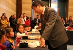 拉萨幼童“对决”围棋名宿 - 中国西藏网