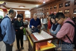 南京大学图书馆副馆长罗钧一行前来我校图书馆考察交流 - 西藏民族学院